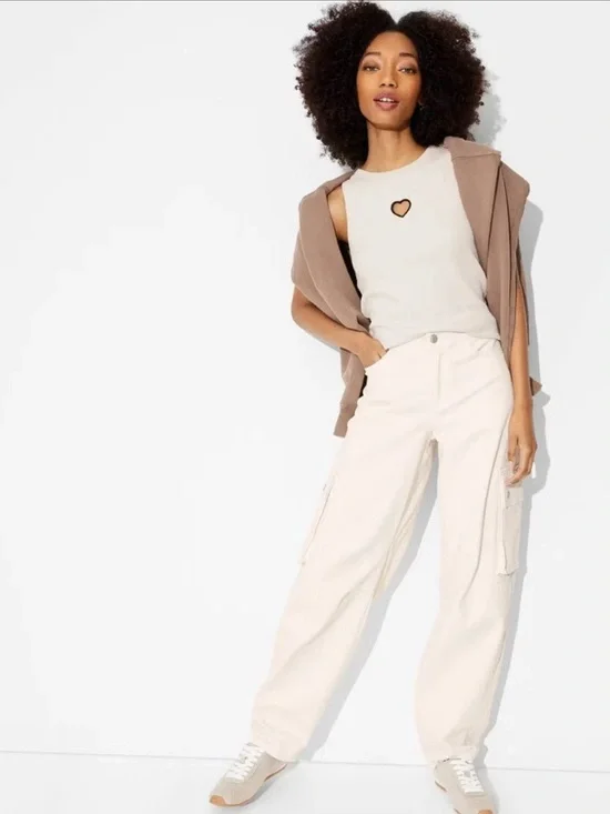 Wild Fable Women's Mid-Rise Barrel Cargo Pants Dog Bone - S - Picture 1 of 10